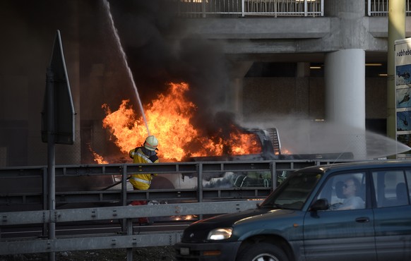 Anspruchsvoller Einsatz: Die Feuerwehrleute mussten extreme Hitze und Rauchentwicklung aushalten.&nbsp;