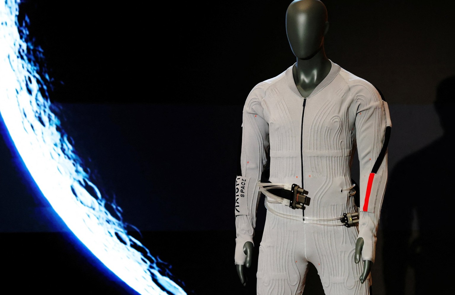 So sieht die neue Weltraumunterwäsche von Prada aus