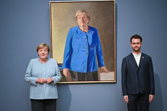 Im Berliner Bode-Museum ist am Dienstag 30.06.2026 das Portraet der frueheren Bundeskanzlerin Angela Merkel CDU enthuellt worden. Gemalt wurde es von dem deutsch-franzoesischen Maler Jeremie Queyras r ...