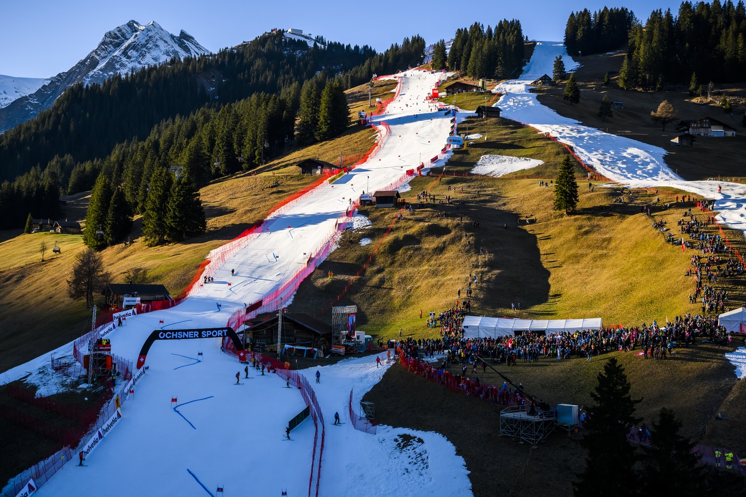 A aerial view of the race track before the first run of the men&#039;s giant slalom race at the Alpine Skiing FIS Ski World Cup in Adelboden, Switzerland, Saturday, January 7, 2023. (KEYSTONE/Jean-Chr ...