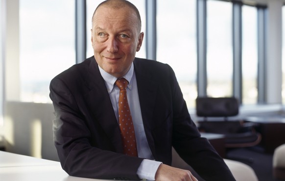 Portrait of Roger de Weck, director-general of Swiss Broadcasting Corporation, SRG, pictured on December 9, 2010, at his office in Zurich, Switzerland. (KEYSTONE/Gaetan Bally)

Portrait von Roger de W ...