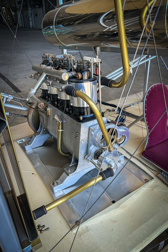 Wright Flyer Model B 1911 zu verkaufen. Wer will? 

https://aerista.com/showroom/n110we/