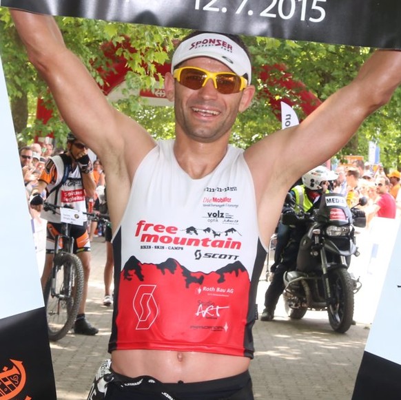 AARAU, 12.07.2015 - Sieger Gigathlon 2015: 1. Rang Single: Zieleinlauf Ramon Krebs. Ziel der 2. Etappe Historic Sunday am Gigathlon 2015 in Aarau. 

copyright by gigathlon.ch &amp; www.steineggerpix ...