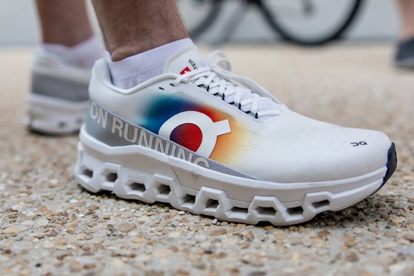 Olympische Spiele Impressionen Paris 25.07.2024 On running shoe of the Swiss delegation at the Olympic Games, Olympische Spiele, Olympia, OS 2024 Paris 25.07.2024. *** Olympic Games Impressions Paris  ...