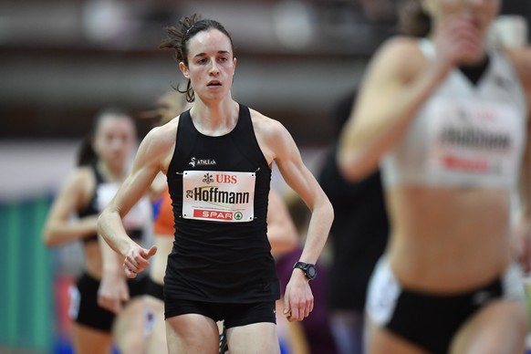 Lore Hoffmann in Aktion im Vorlauf ueber 400 Meter an den Schweizer Leichtathletik Hallen Meisterschaften, am Samstag, 16. Februar 2019, in St. Gallen. (KEYSTONE/Gian Ehrenzeller)