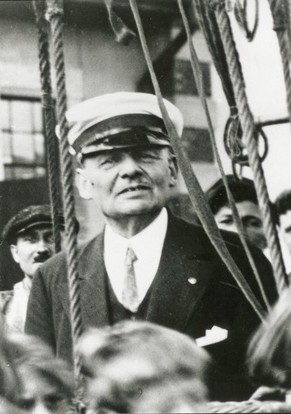 Eduard Spelterini 1912 in Mürren vor der Fahrt nach Turin.