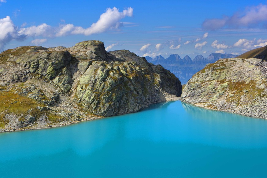 Der türkisfarbene Wildsee ist einer von fünf einzigartigen Bergseen der Panoramawanderung auf dem Bad Ragazer Hausberg, dem Pizol.
