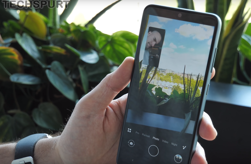 Hier sieht man die Bild-in-Bild-Funktion. Bilder und Filmaufnahmen können zudem im Hoch- und Querformat als Split-Screen-Foto oder-Video erstellt werden.