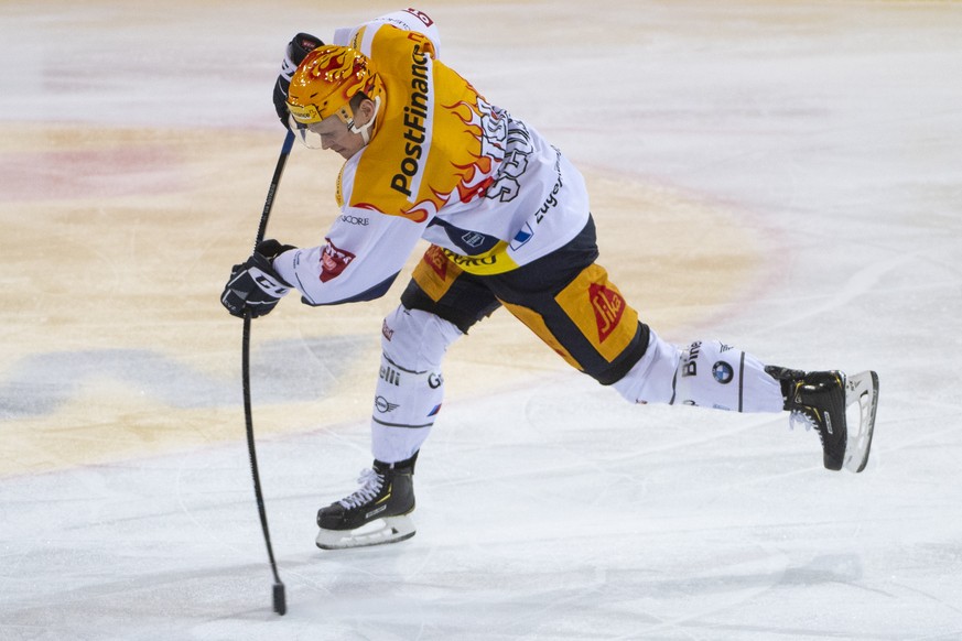 Zugs Topscorer Gregory Hofmann waehrend des Meisterschaftsspiels der National League zwischen den SCL Tigers und dem EV Zug, am Samstag, 23. November 2019, im Ilfisstadion in Langnau. (PPR/Marcel Bier ...