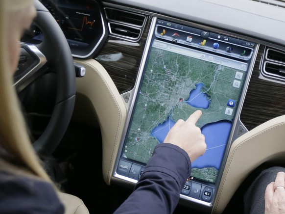 So sehen die Navigationsgeräte im neuen Tesla aus.