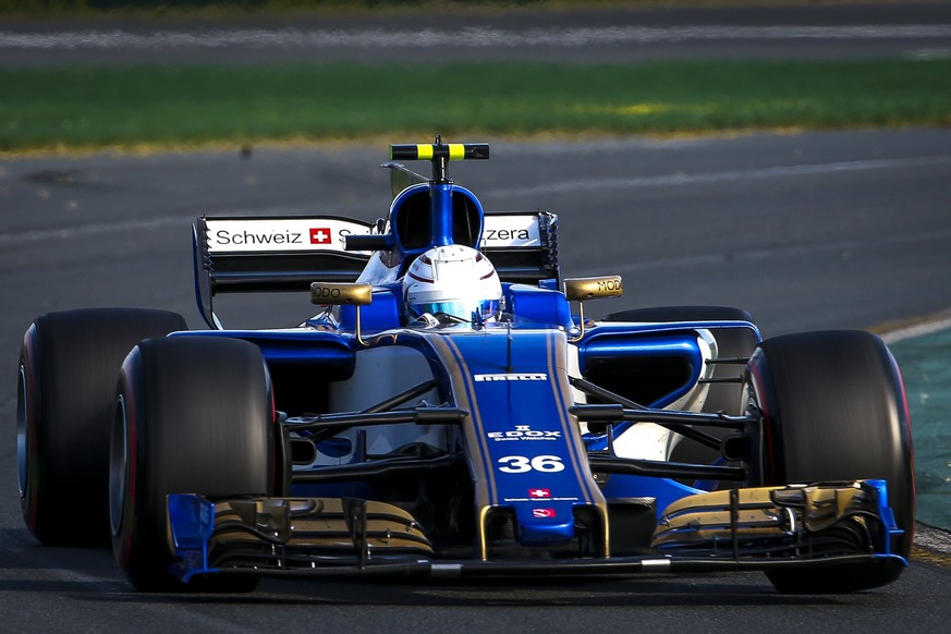 epa05871521 Italian Formula One driver Antonio Giovinazzi of Sauber F1 Team steers his car during the 2017 Formula One Grand Prix of Australia at the Albert Park circuit in Melbourne, Australia, 26 Ma ...