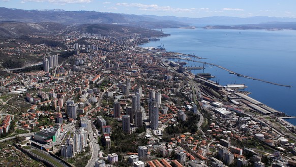 Blick auf die kroatische Hafenstadt Rijeka.