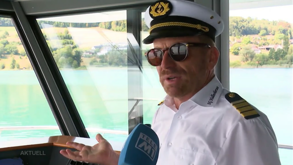 Wer ärgert sich hier über wen? Kapitän Ralph Bury...