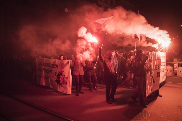 Bereits zum dritten Mal in diesem Monat wird in der Stadt Bern fuer eine unbewilligte Demo mobilisiert, am Samstag, 28. Oktober 2017. Freundinnen und Freunde der Reitschule wollen den 30. Geburtstag d ...