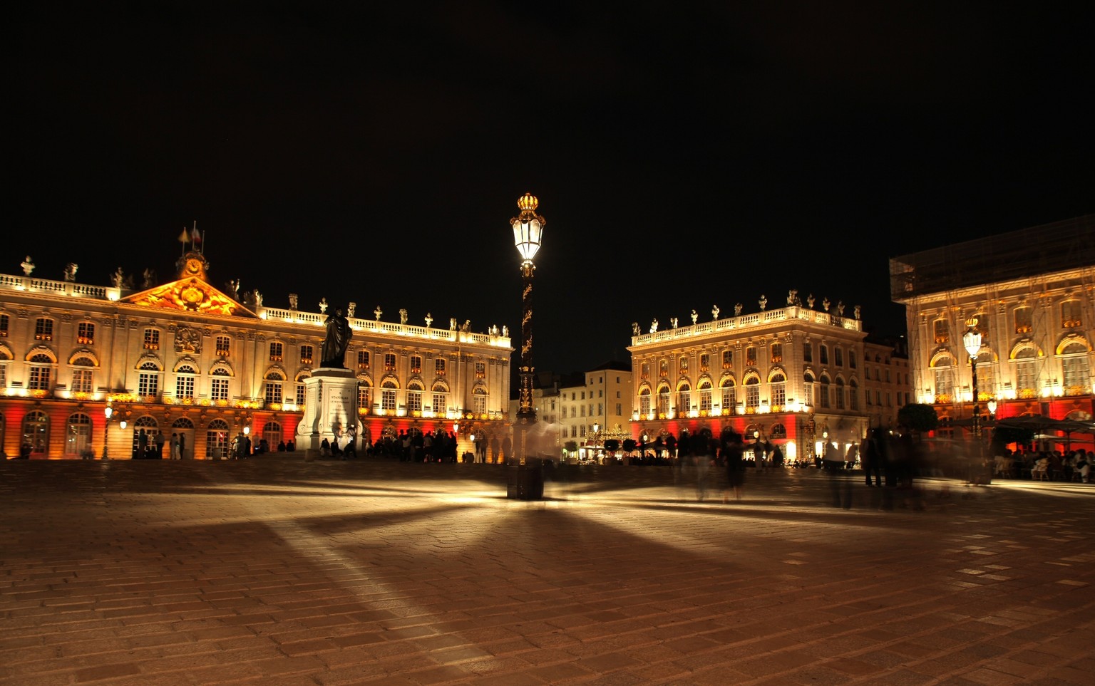 Der «Place Stanislas» bei Nacht.