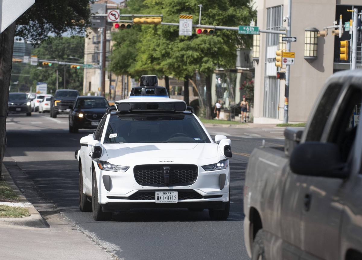 June 19, 2025, Austin, Tx, United States: Waymo-branded robotaxis have become common on the downtown streets of Austin, Texas in a partnership with Uber providing fully-autonomous rides to Austin resi ...