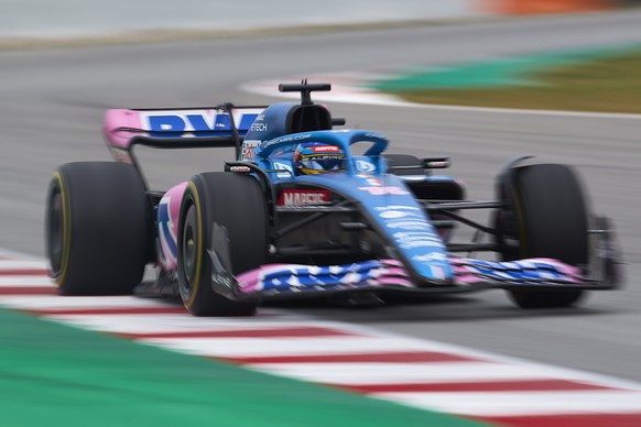 epa09783992 Spanish Formula One driver Fernando Alonso of BWT Alpine F1 Team in action during the pre-season testing at the Circuit de Barcelona-Catalunya racetrack in Montmelo outside Barcelona, Spai ...