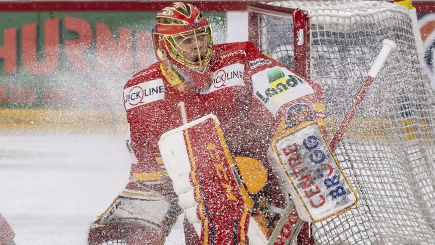 Torhueter Jonas Hiller von Biel beim Eishockey Meisterschaftsspiel in der Qualifikation der National League zwischen dem EHC Biel und dem HC Davos vom Samstag, 22. Februar 2020 in Biel. (KEYSTONE/Urs  ...