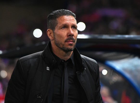 MADRID, SPAIN - MARCH 17:  Head Coach Diego Simeone of Atletico Madrid looks on during the UEFA Champions League round of 16 match between Club Atletico de Madrid and Bayer 04 Leverkusen at Vicente Calderon Stadium on March 17, 2015 in Madrid, Spain.  (Photo by Dennis Grombkowski/Bongarts/Getty Images)