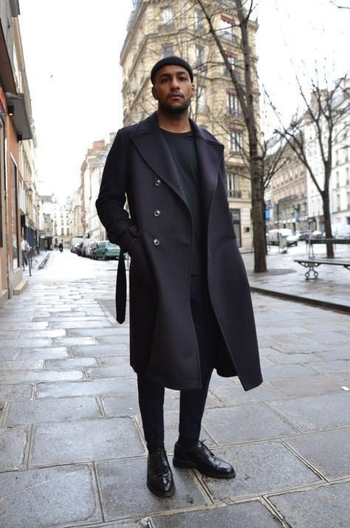 Sinon, bonnet noir et manteau noir fonctionnent aussi très bien.
