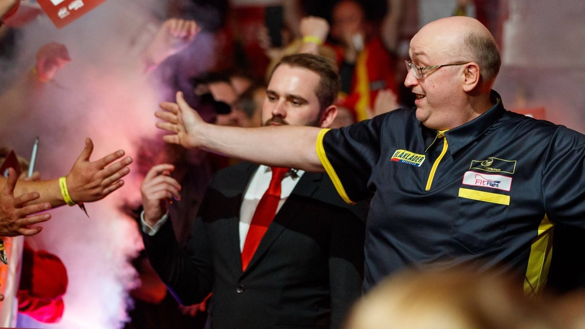 Darts Andrew Gilding gewinnt die UK Open und damit endlich Preisgeld