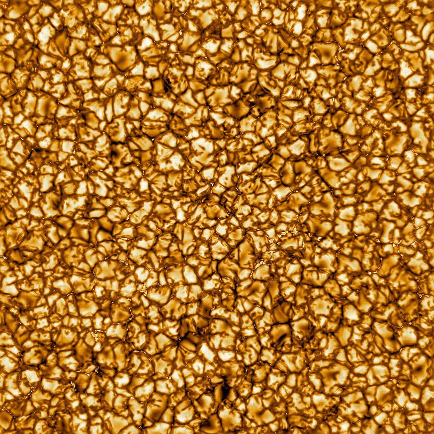 Bisher höchstaufgelöstes Bild der Granulation der Sonne durch das Daniel K. Inouye Solar Telescope (DKIST). High-resolution image of the Sun&#039;s surface taken by the Daniel K. Inouye Solar Telescop ...