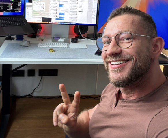 Der österreichische Software-Entwickler Peter Steinberger hat das Open-Source-Projekt OpenClaw lanciert. Ein KI-Assistent, der Computer fernsteuern kann.