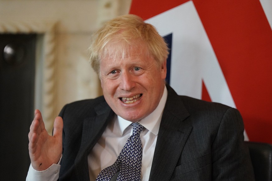 Britain&#039;s Prime Minister Boris Johnson welcomes Prime Minister of Portugal Antonio Costa at 10 Downing Street, London, Monday June 13, 2022, ahead of their meeting. (Aaron Chown/Pool via AP)