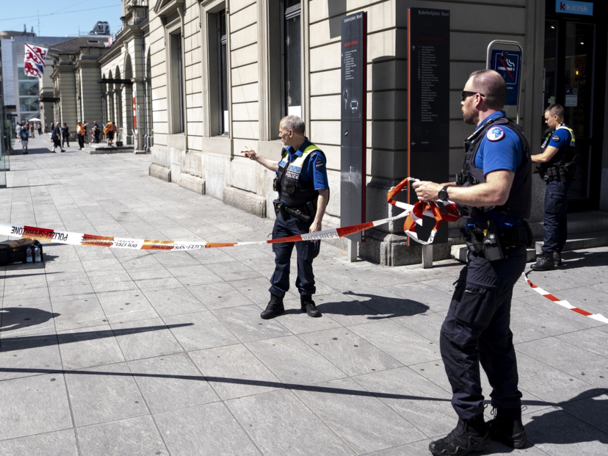 L'homme de 31 ans qui a blessé au couteau trois personnes jeudi à Winterthour souffre de troubles psychiques et était hospitalisé dans une clinique psychiatrique.