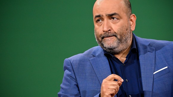 epa10244947 Greens party (Die Gruenen) co-chair Omid Nouripour delivers a speech during the Buendnis90/Die Gruenen (Alliance90/The Greens) party federal delegates conference in Bonn, Germany, 15 Octob ...