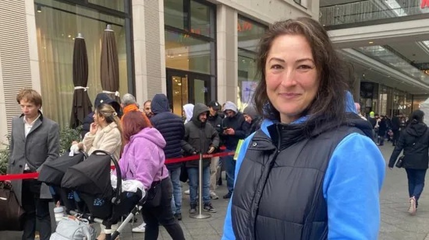 Elli kauft Dubai-Schokolade in Berlin