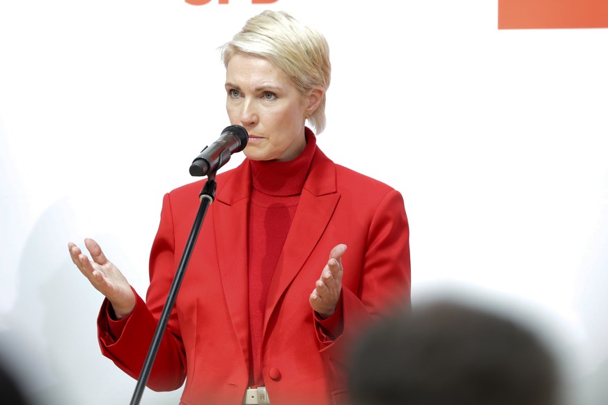 epa13253969 Mecklenburg-Western Pomerania State Premier and Social Democratic Party (SPD) top candidate Manuela Schwesig attends a news conference at the SPD headquarters, in Berlin, Germany, 21 Septe ...