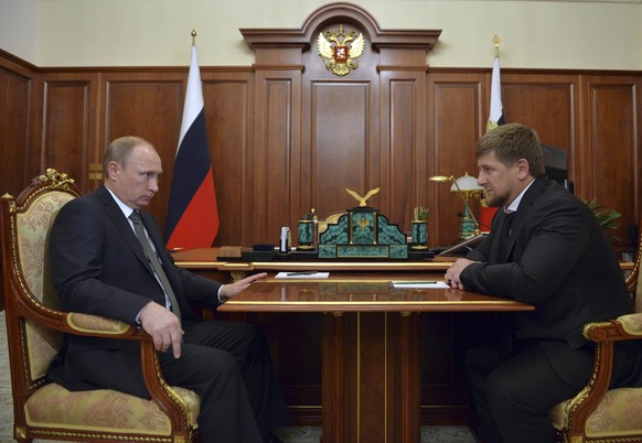 Am 4. Dezember war der tschetschenische Republikchef Ramsan Kadyrow (r.) zu Besuch beim russischen Präsidenten Putin.&nbsp;