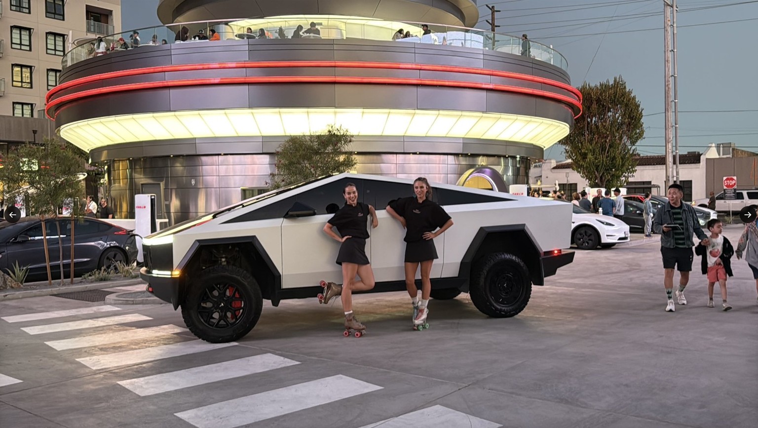 Tesla Diner in Los Angeles (Juli 2025)