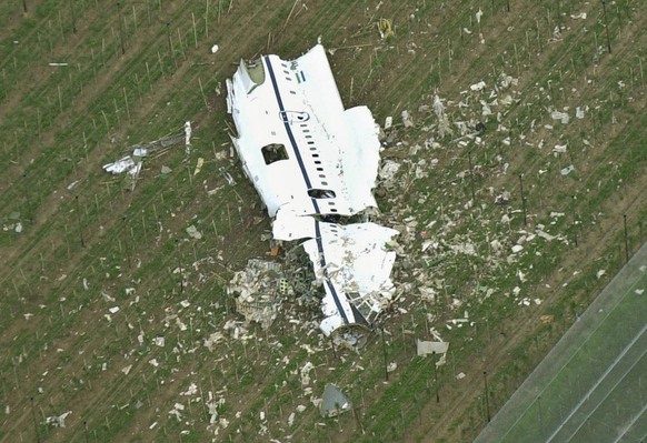 ZUM 15. JAHRESTAG DER FLUGZEUGKATASTROPHE VON UEBERLINGEN AM SAMSTAG, 1. JULI 2017, STELLEN WIR IHNEN FOLGENDES BILDMATERIAL ZUR VERFUEGUNG  An overhead view of the crashed Tupolev T-154 passenger je ...