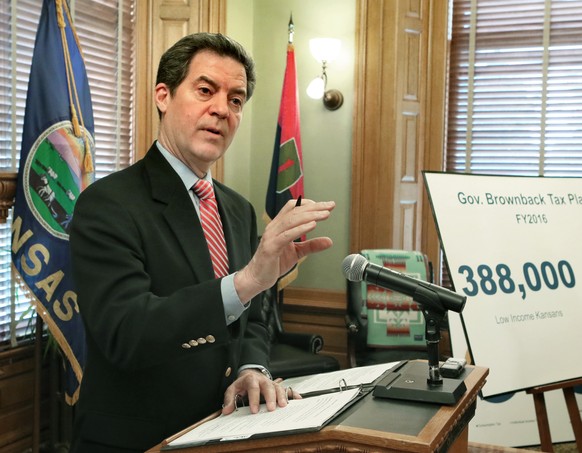 Gouverneur Sam Brownback senkte die Steuern massiv und riss <sub></sub>riesige Löcher in die Staatskasse.