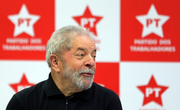 Brazil&#039;s former President Luiz Inacio Lula da Silva looks on as he attends a meeting with members of the Workers Party (PT) in Sao Paulo, Brazil September 2, 2016. REUTERS/Paulo Whitaker