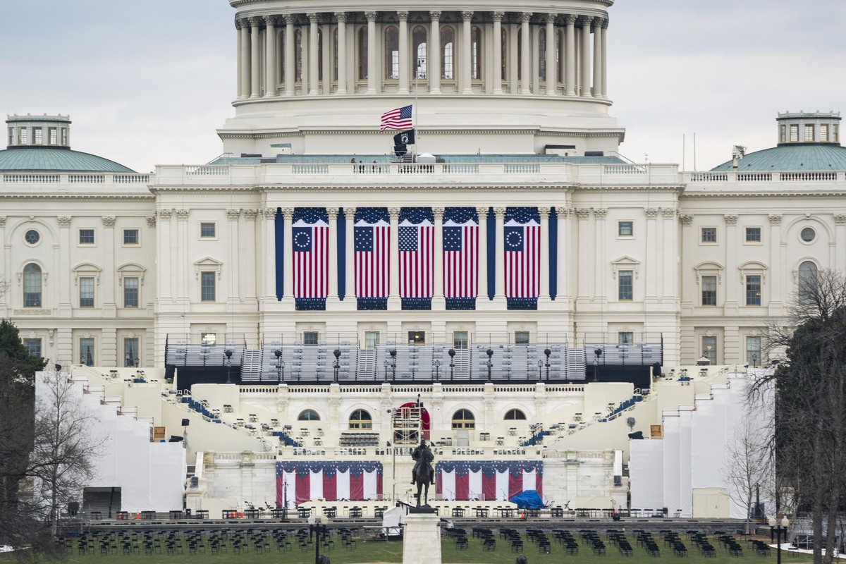 epa08944915 The US Capitol is seen ahead of President-elect Joe Biden's inauguration from the National Mall in Washington, DC, USA, 17 January 2021. Biden will be sworn-in as the 46th president o ...