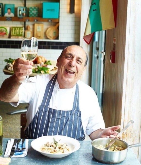 Gennaro Contaldo – der Meister. 
https://gennarocontaldo.com/title/good-food-for-hard-times/