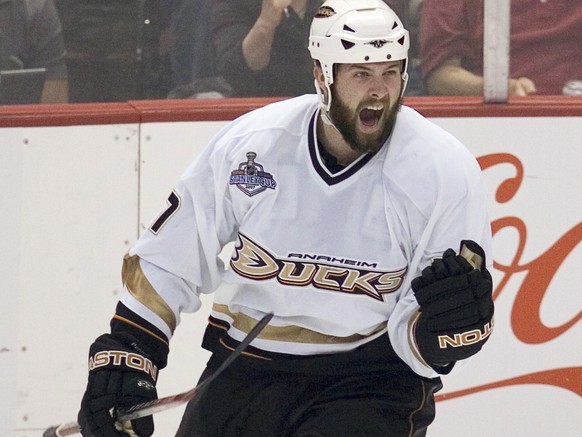 Anaheim Ducks right winger Dustin Penner celebrates his goal during the third period period of Game 4 of the NHL Stanley Cup hockey finals against the Ottawa Senators in Ottawa on Monday, June 4, 2007 ...