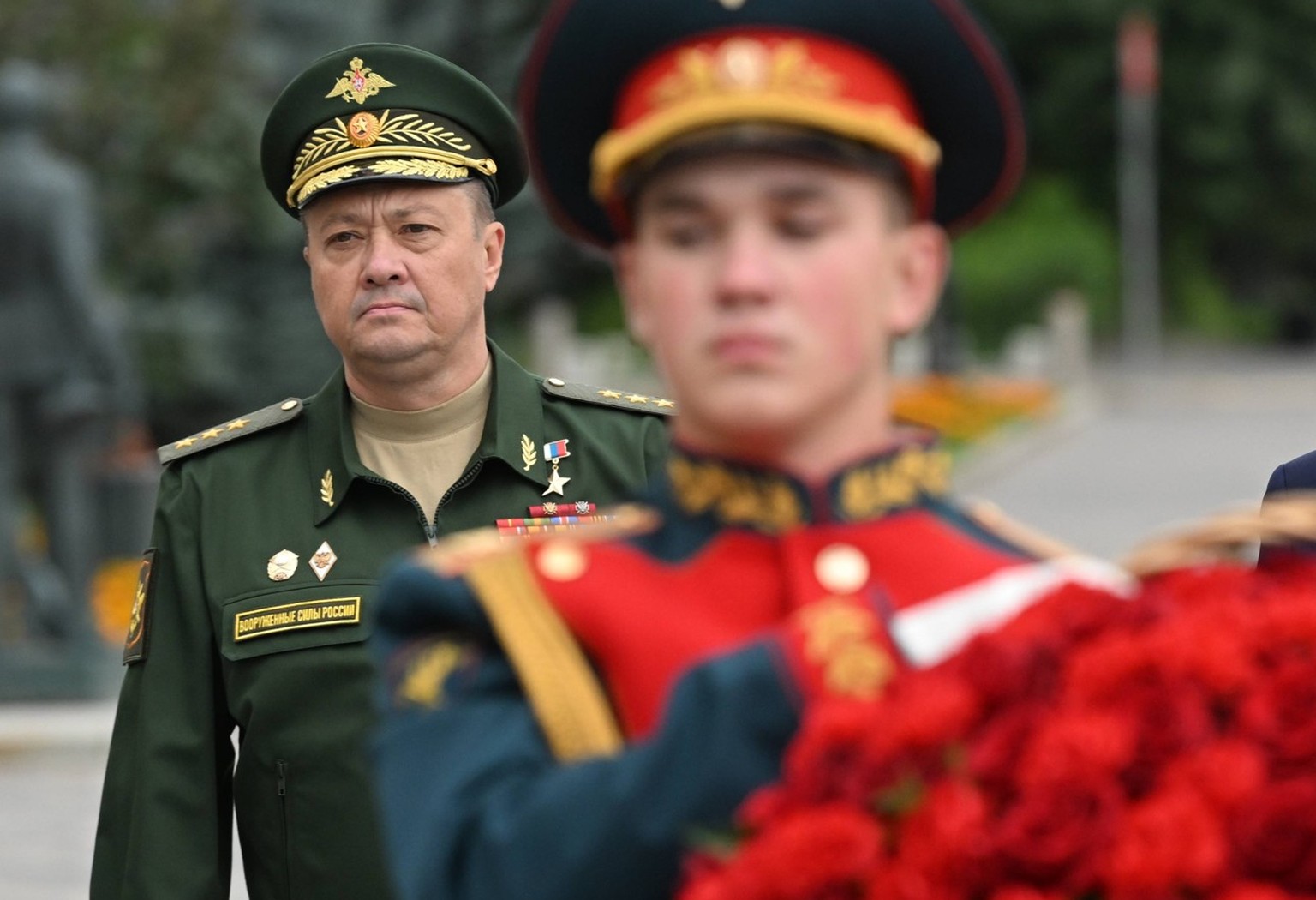 Russia WWII Japan Surrender Anniversary 8995173 03.09.2025 Colonel-General Alexander Chaiko and Minister Plenipotentiary of the Chinese Embassy in Russia Zhang Wei attend a wreath-laying ceremony mark ...