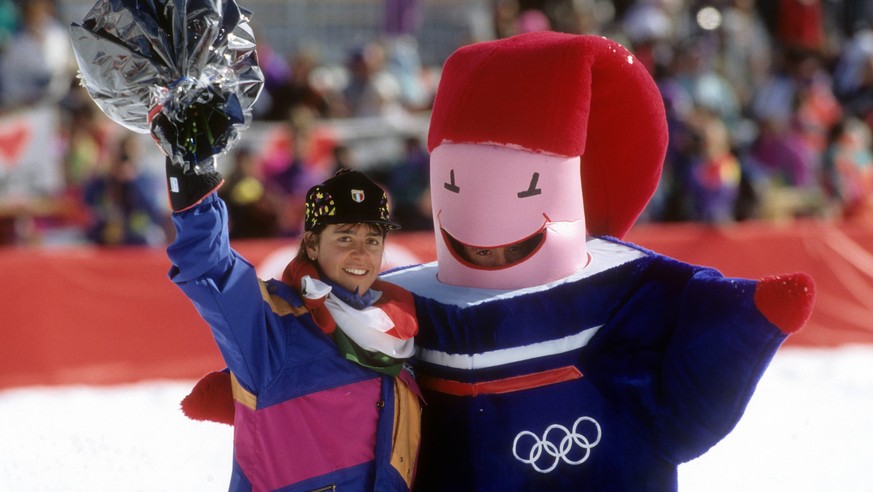 Bildnummer: 05323097 Datum: 18.02.1992 Copyright: imago/Sven Simon
Deborah Compagnoni (Italien), Super G Olympiasiegerin 1992; Vdia, quer, Jubel, Sieg, Maskottchen o00 Magique Olympische Spiele Albert ...