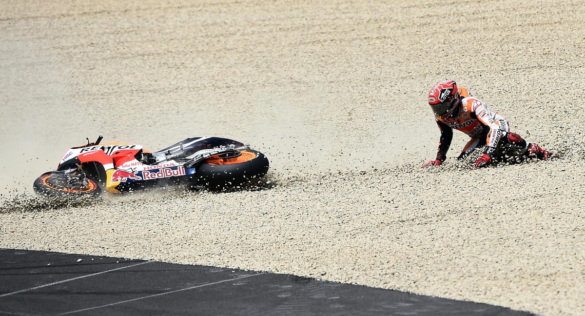 Symbolisch für diese Saison: Márquez ist gestürzt.