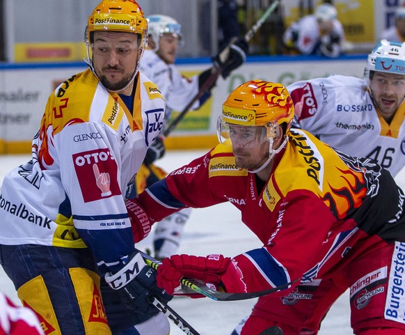 EV Zug PostFinance Top Scorer Jan Kovar, links, gegen SC Rapperswil-Jona Lakers PostFinance Top Scorer Roman Cervenka waehrend dem Eishockey-Meisterschaftsspiel der National League zwischen den SC Rap ...