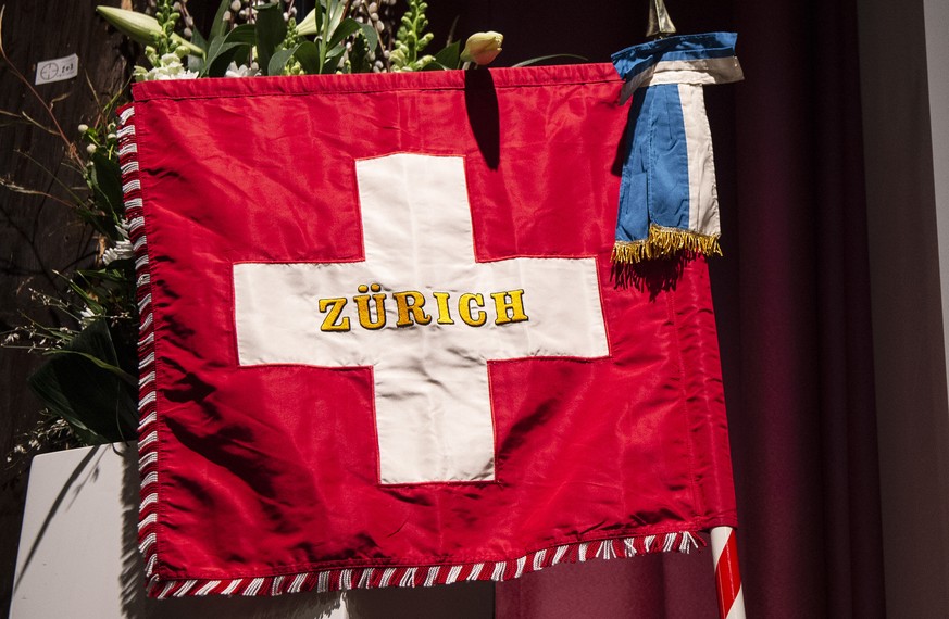 Schweizer Fahne an der 31. Albisguetli-Tagung der Zuercher SVP, am Freitag, 18. Januar 2019, in Zuerich. Der traditionelle Parteitag der SVP des Kantons Zuerich steht im Zeichen der diesjaehrigen kant ...