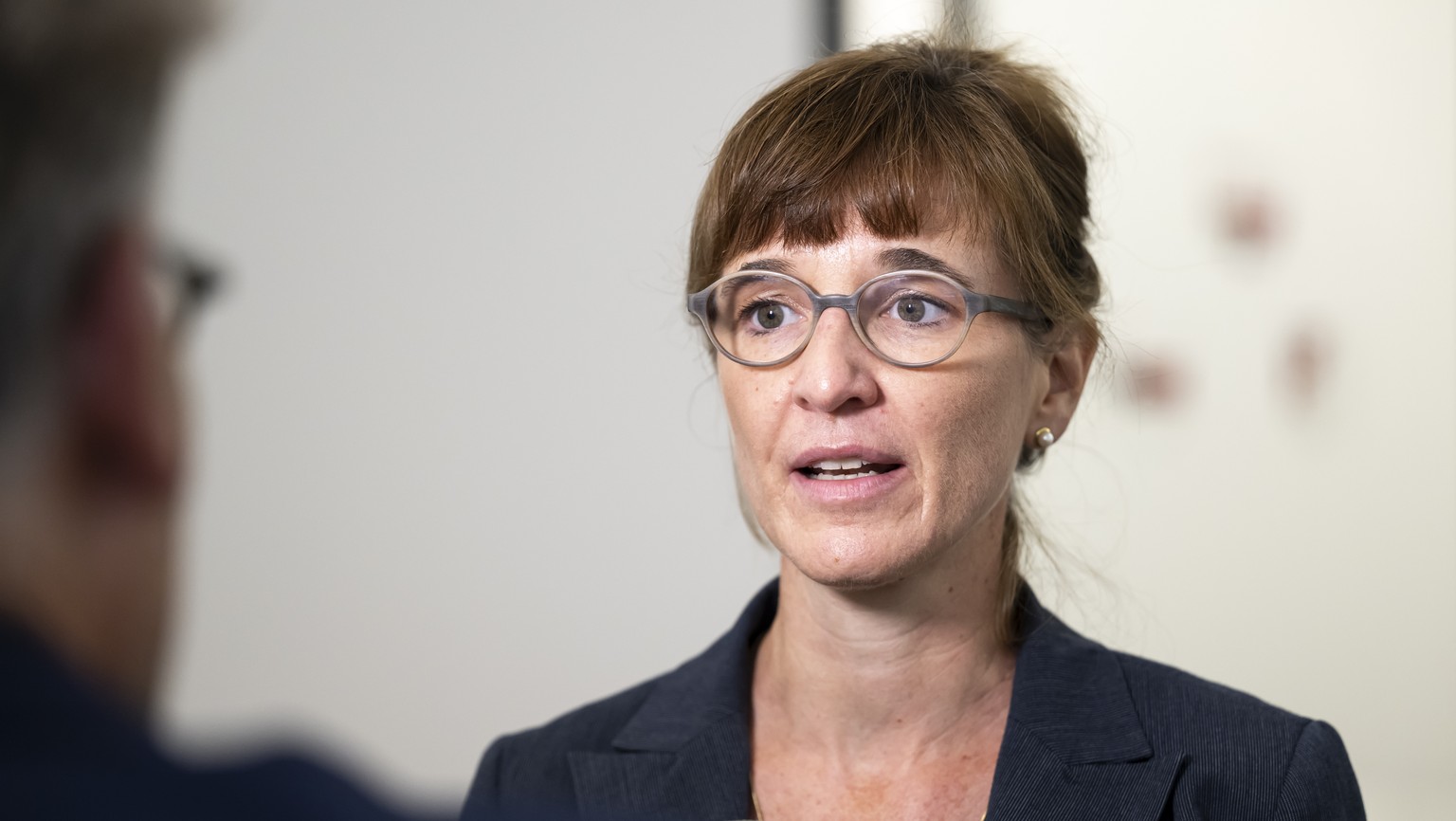 Regierungsraetin (GR) Carmelia Maissen und Prasidentin der RKGK, im Interview kurz vor einer Medienkonferenz der Regierungskonferenz der Gebirgskantone zur Abstimmung ueber die Abschaffung des Eigenmi ...