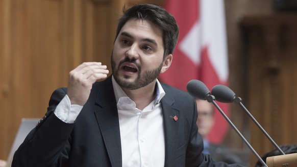 Cedric Wermuth (SP/AG) waehrend den Beratungen ueber den Voranschlag 2016 am Donnerstag, 3. Dezember 2015 im Nationalrat in Bern. (KEYSTONE/Lukas Lehmann)