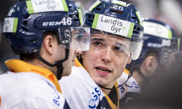 Zugs Reto Suri beim Eishockeyspiel der National League zwischen dem EV Zug und Fribourg-Gotteron, am Dienstag, 16. Januar 2018, in der Bossard Arena in Zug. (KEYSTONE/Alexandra Wey)