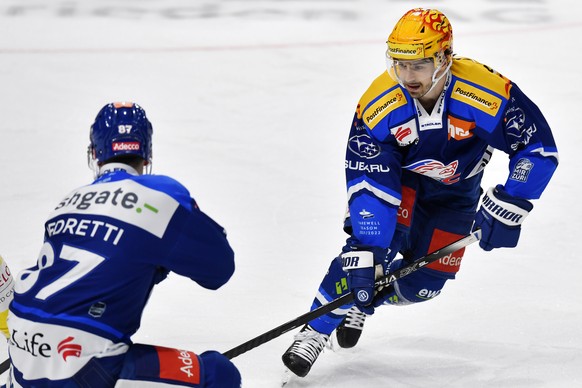 Der Zuercher Denis Malgin beim Eishockeyspiel der National League ZSC Lions gegen den SC Bern im Hallenstadion in Zuerich am Sonntag, 9. Januar 2022. (PostFinance/KEYSTONE/Walter Bieri )