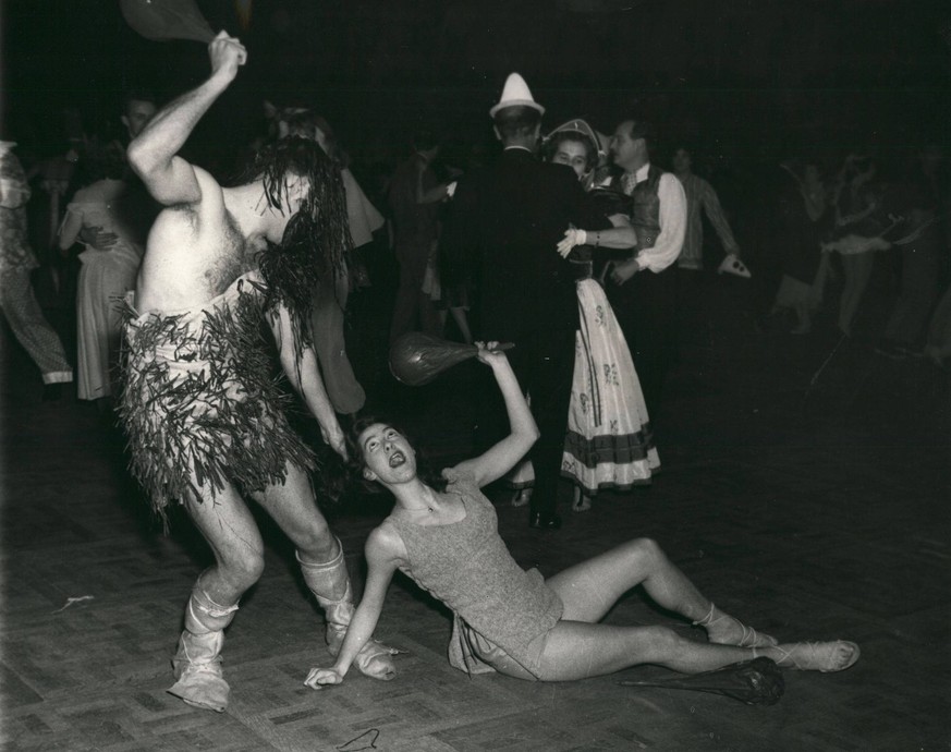 Jan. 01, 1958 - Celebrating the new year at the Chelsea arts Ball : The Albert Hall was the scene of gaiety when revellers celebrated the New year s Eve at the 19th. Chelsea arts ball last night. Phot ...